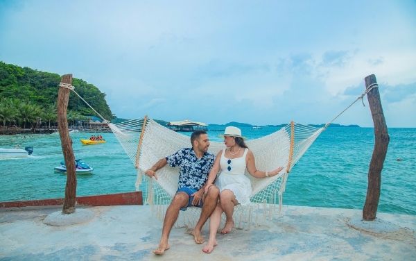 3 Island Tour - couple picture at Mong Tay Island