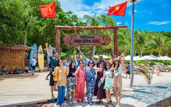 Combo 2D1N Vinpearl Hotel + VinWonders + 3 Meals + Show + Boat + Teddy Bear Museum