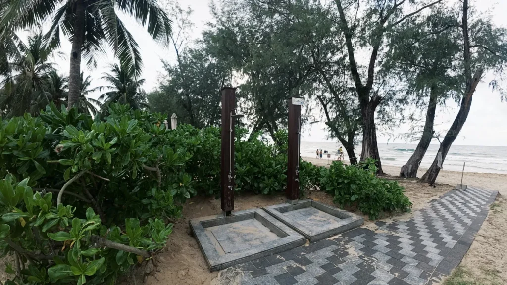 Grand World Public beach shower